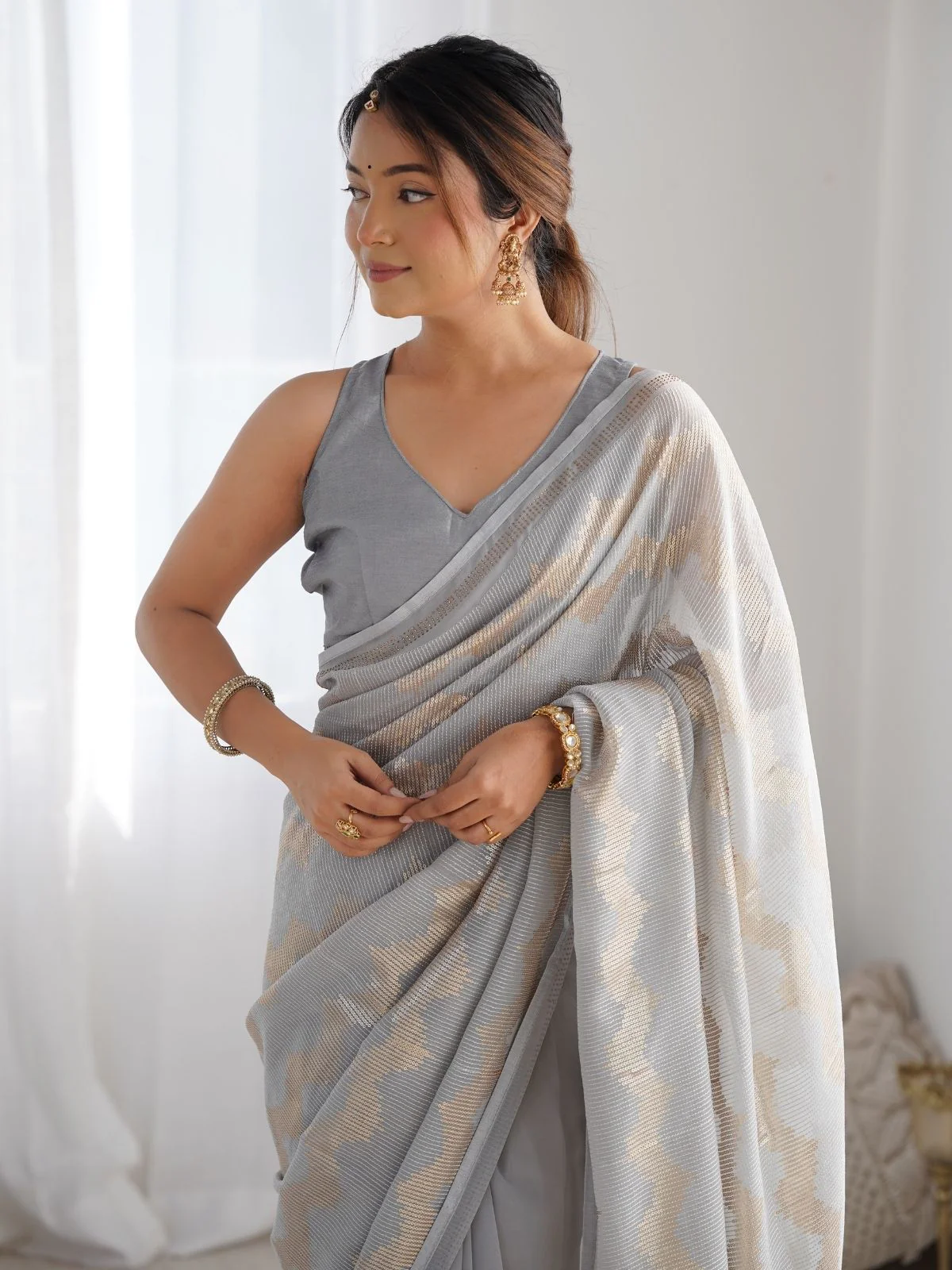 Odette Grey Georgette Sequins Saree With Unstitched Blouse For Women - Image 4
