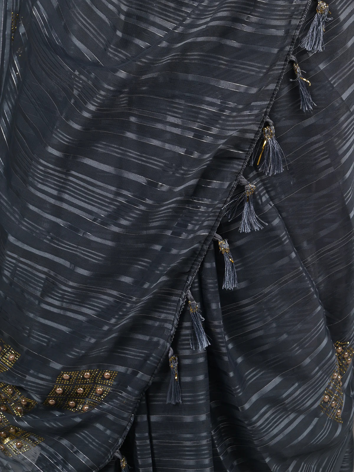 Odette Grey Georgette Woven Saree With Unstitched Blouse For Women - Image 5