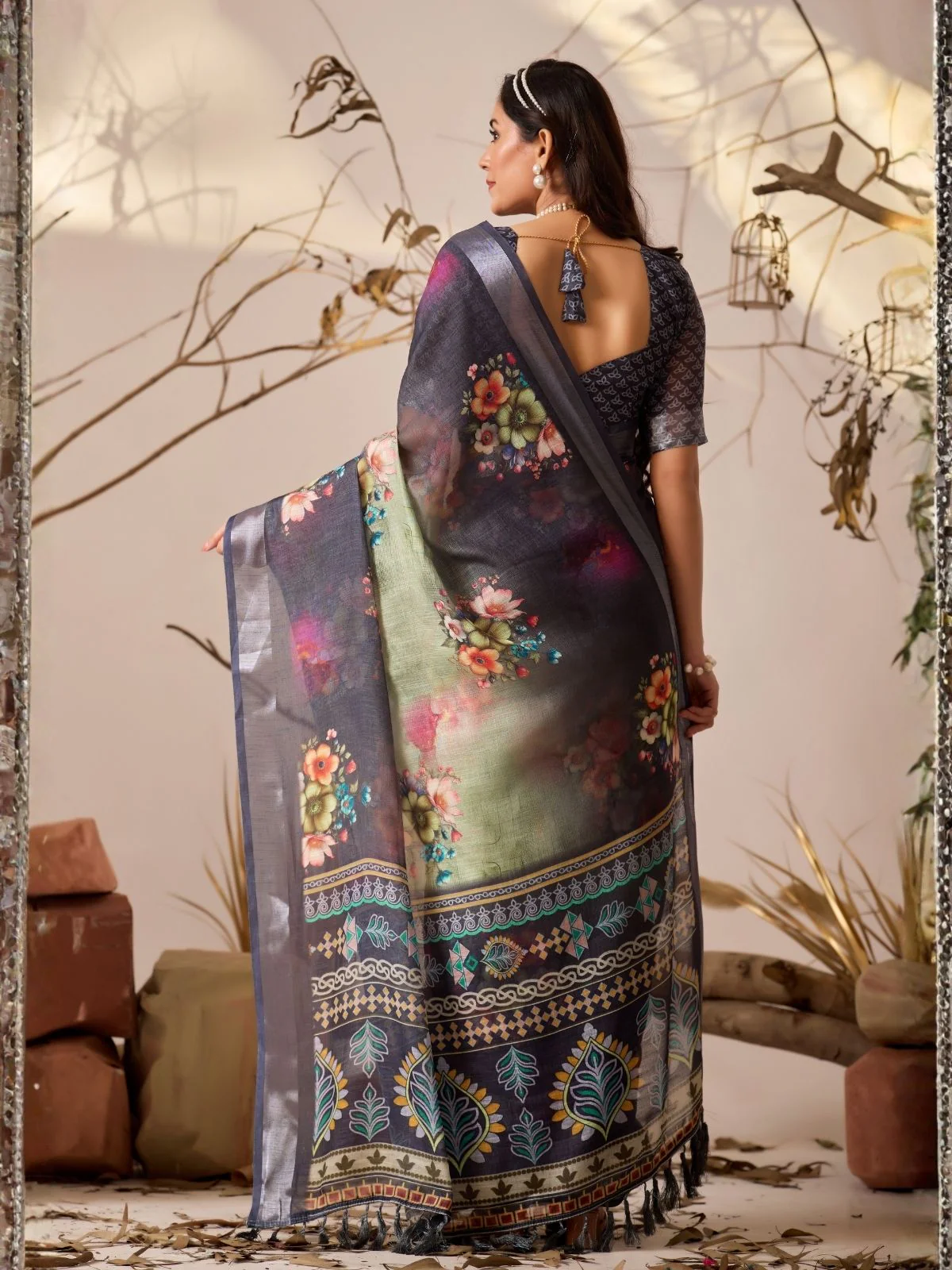 Odette Grey Linen Cotton Printed Saree For Women - Image 3