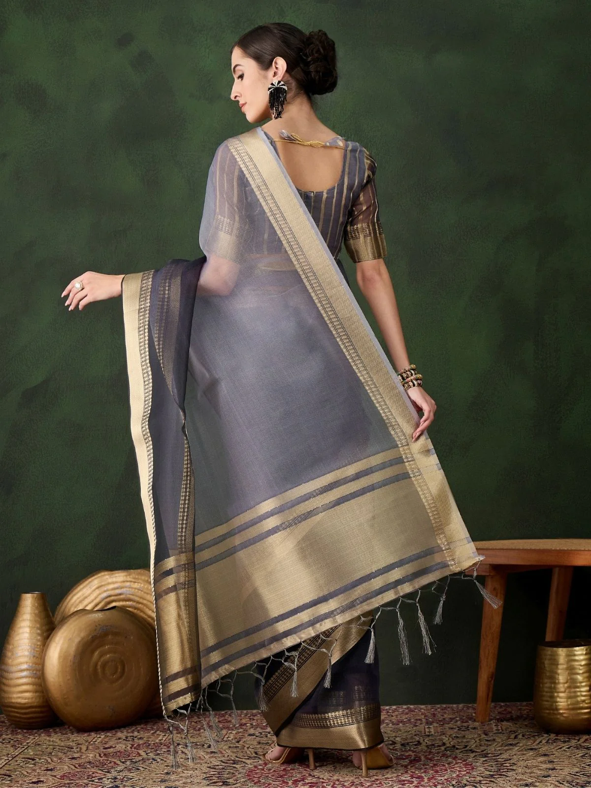 Odette Grey Organza Woven Saree With Unstitched Blouse For Women - Image 3
