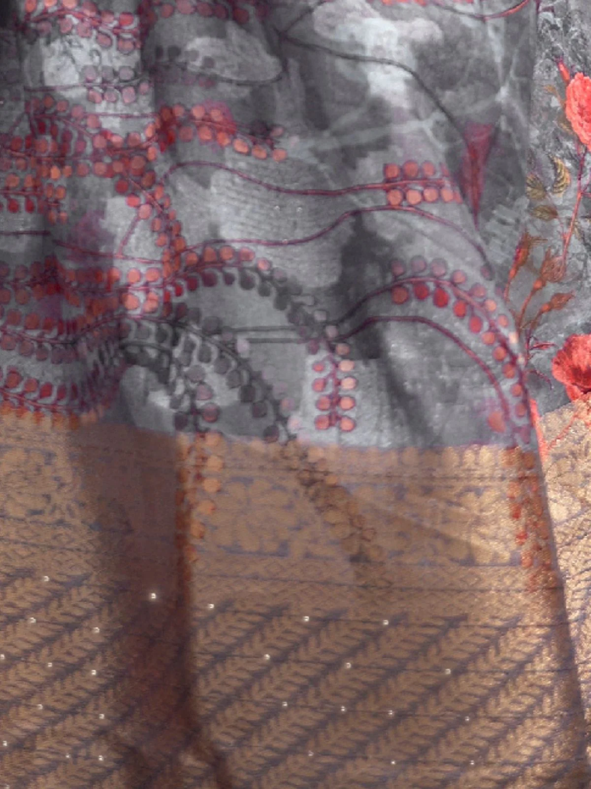 Odette Grey Poly Brasso Woven Saree With Unstitched Blouse For Women - Image 3