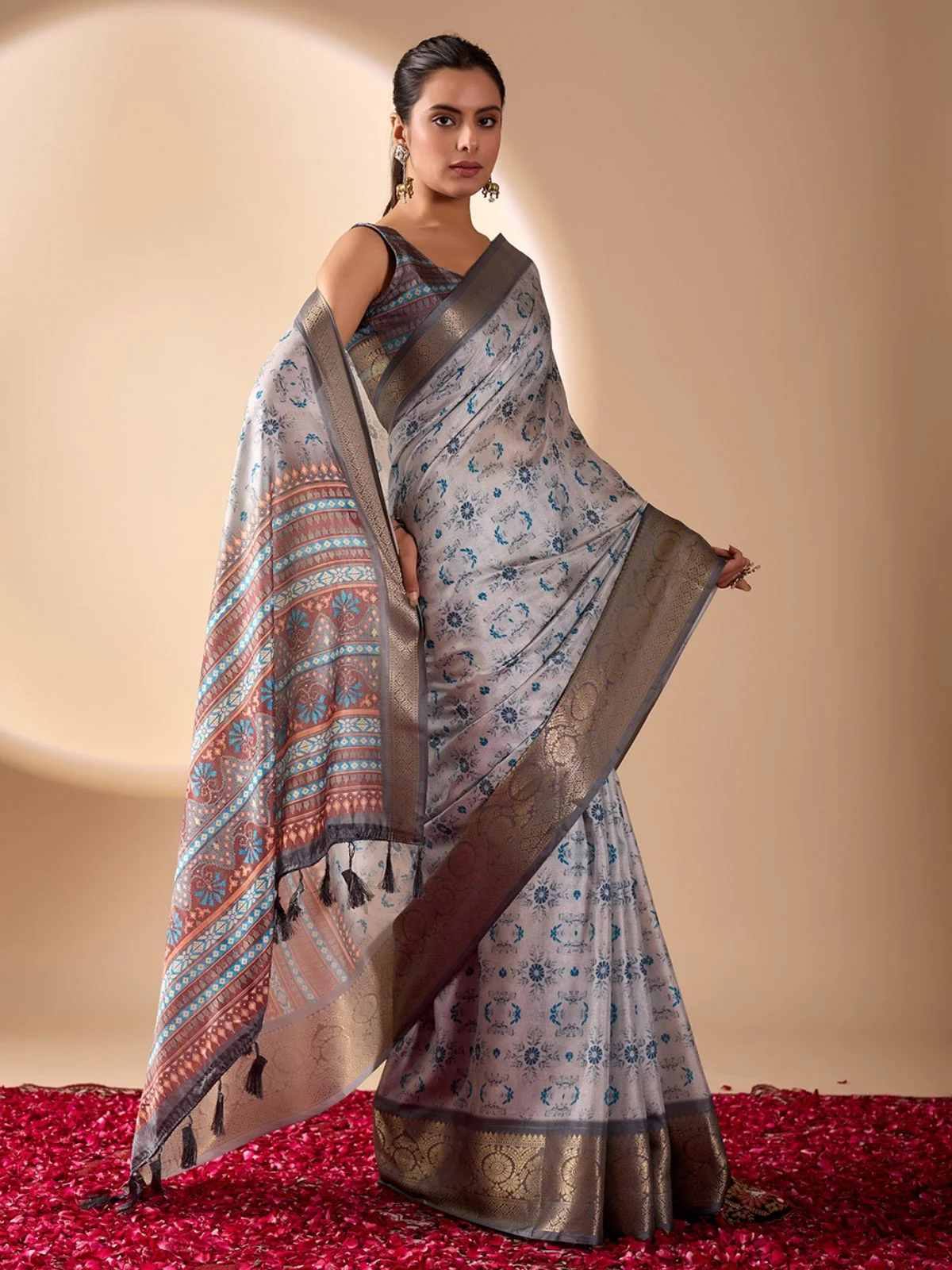 Odette Grey Silk Blend Printed Saree For Women - Image 2