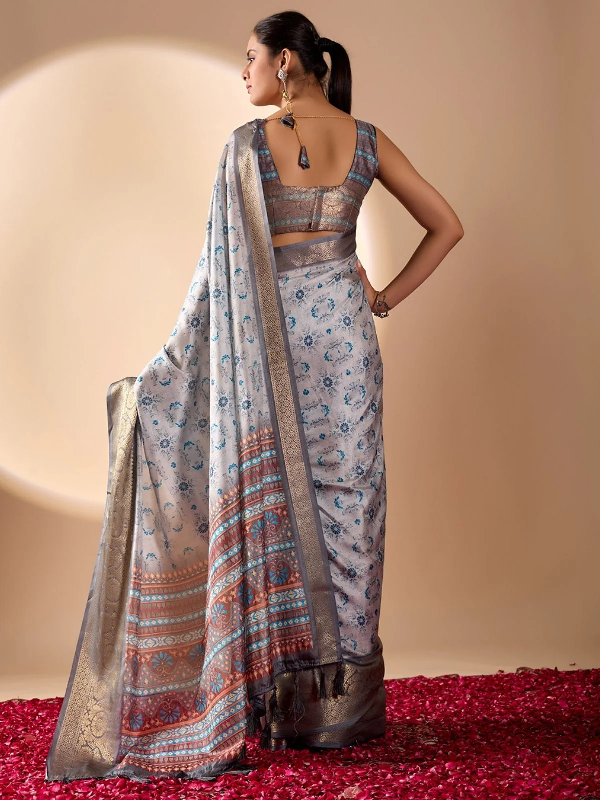 Odette Grey Silk Blend Printed Saree For Women - Image 3