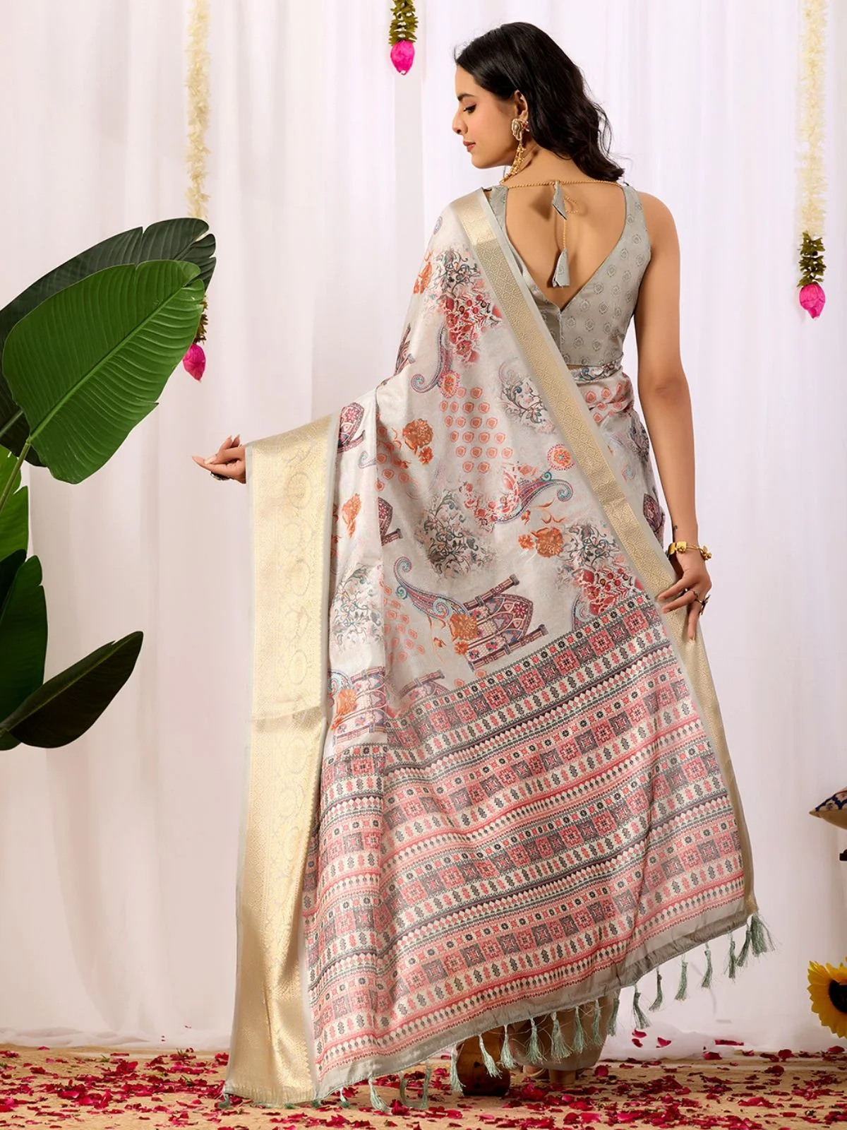 Odette Grey Silk Blend Printed Saree For Women - Image 3