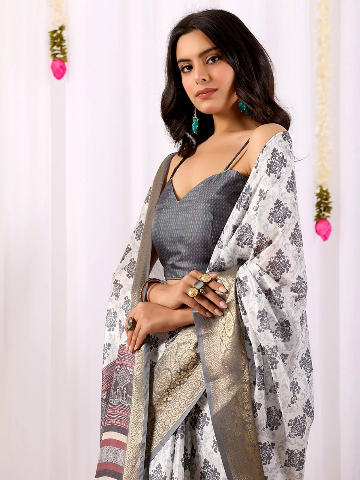 Odette Grey Silk Blend Printed Saree For Women - Image 4