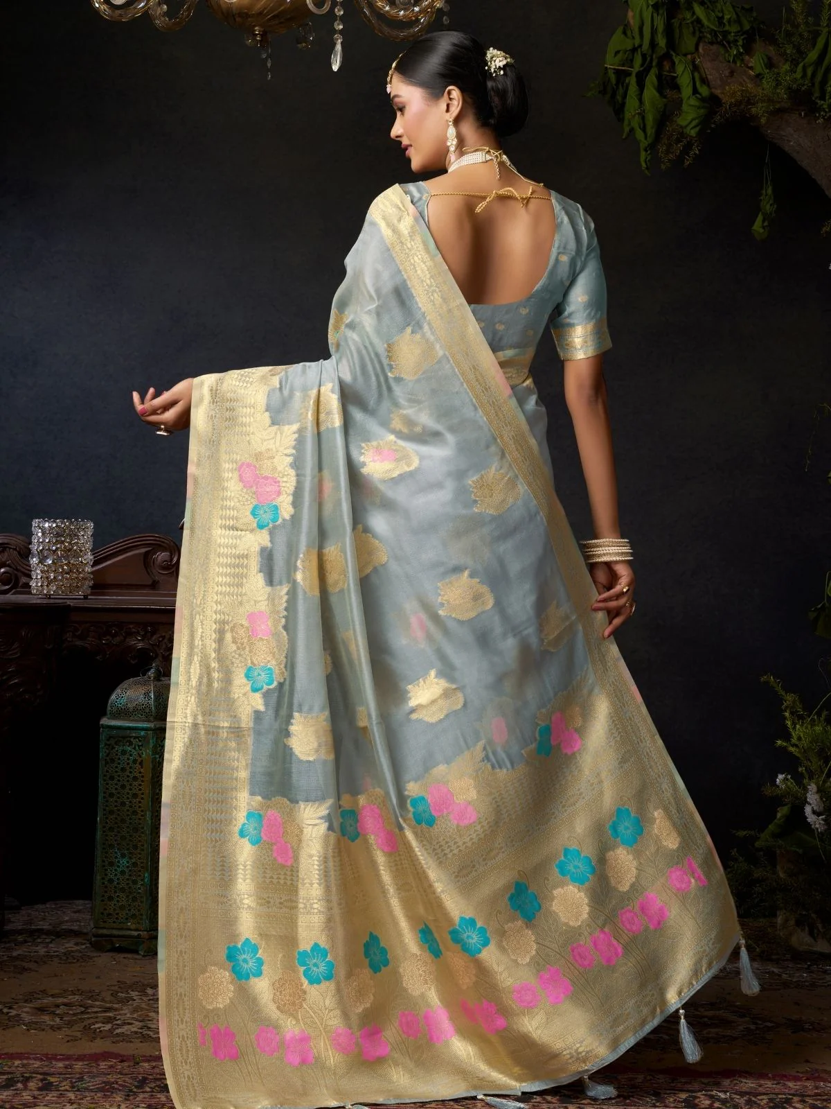 Odette Grey Silk Blend Woven Saree For Women - Image 4