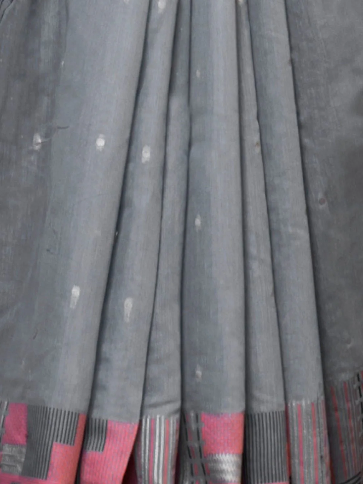 Odette Grey Silk Blend Woven Saree With Unstitched Blouse For Women - Image 3