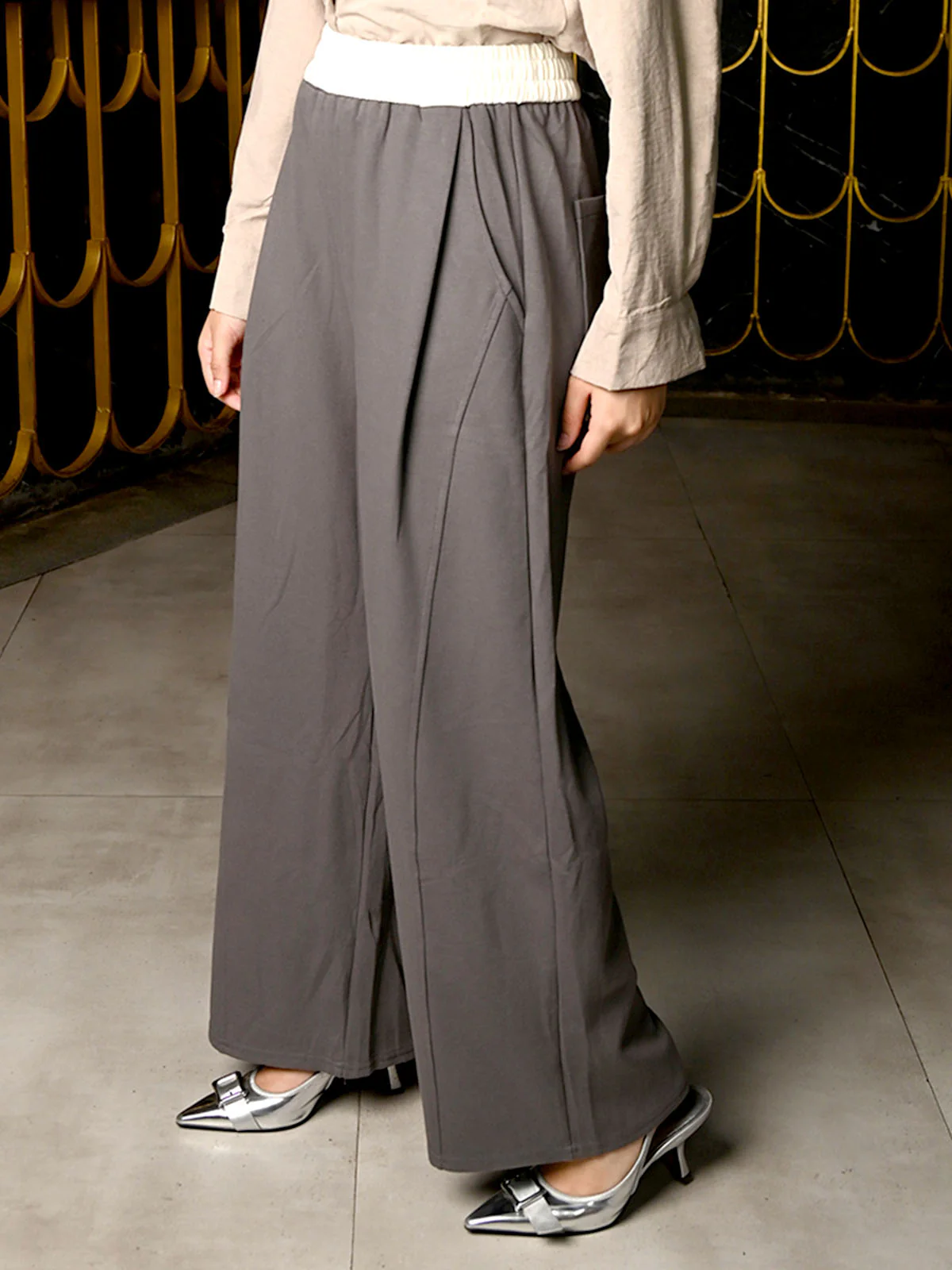 Odette Grey Suiting Fabric Solid Trouser For Women - Image 3