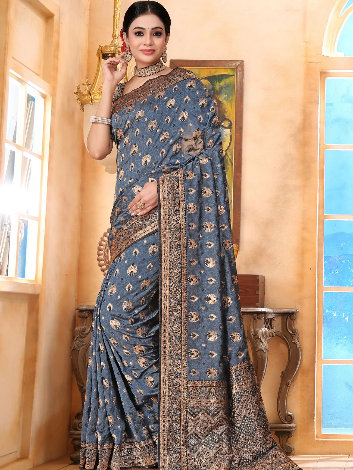 Odette Grey Woven Banarasi Silk Saree With unstitched Blouse For Women - Image 2