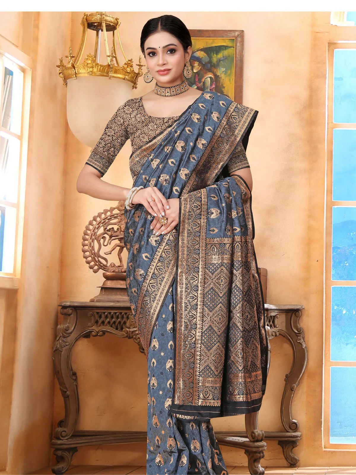 Odette Grey Woven Banarasi Silk Saree With unstitched Blouse For Women - Image 3