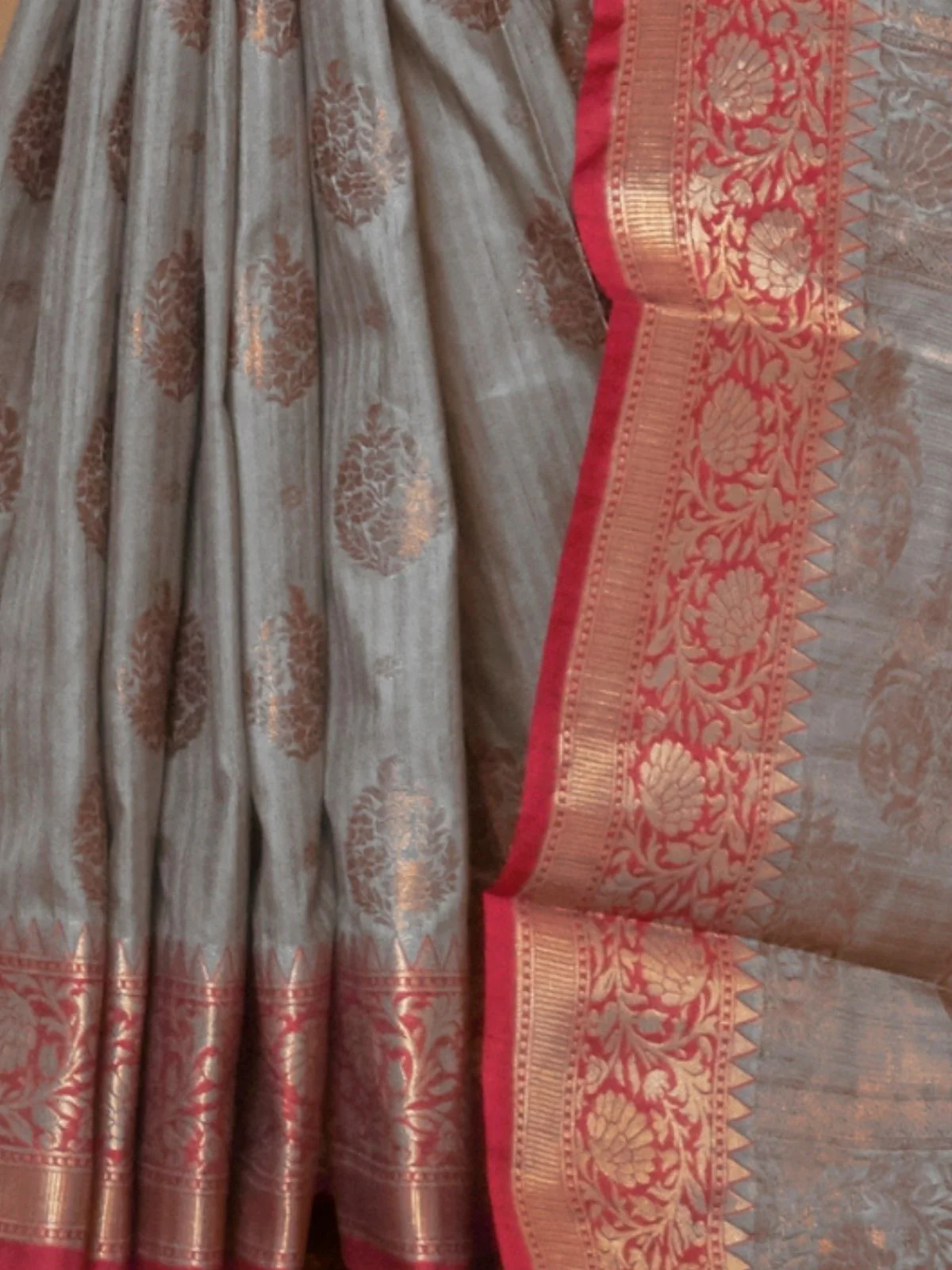 Odette Grey Woven Design Silk Blend Saree With Unstitched Blouse For Women - Image 4