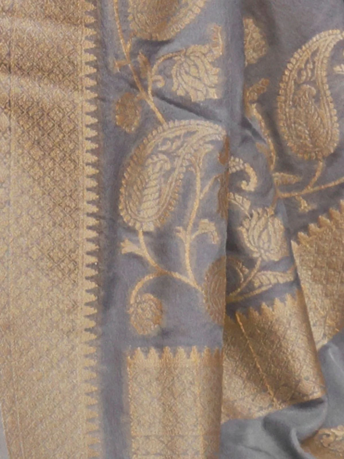 Odette Grey Woven Design Silk Blend Saree With Unstitched Blouse For Women - Image 4