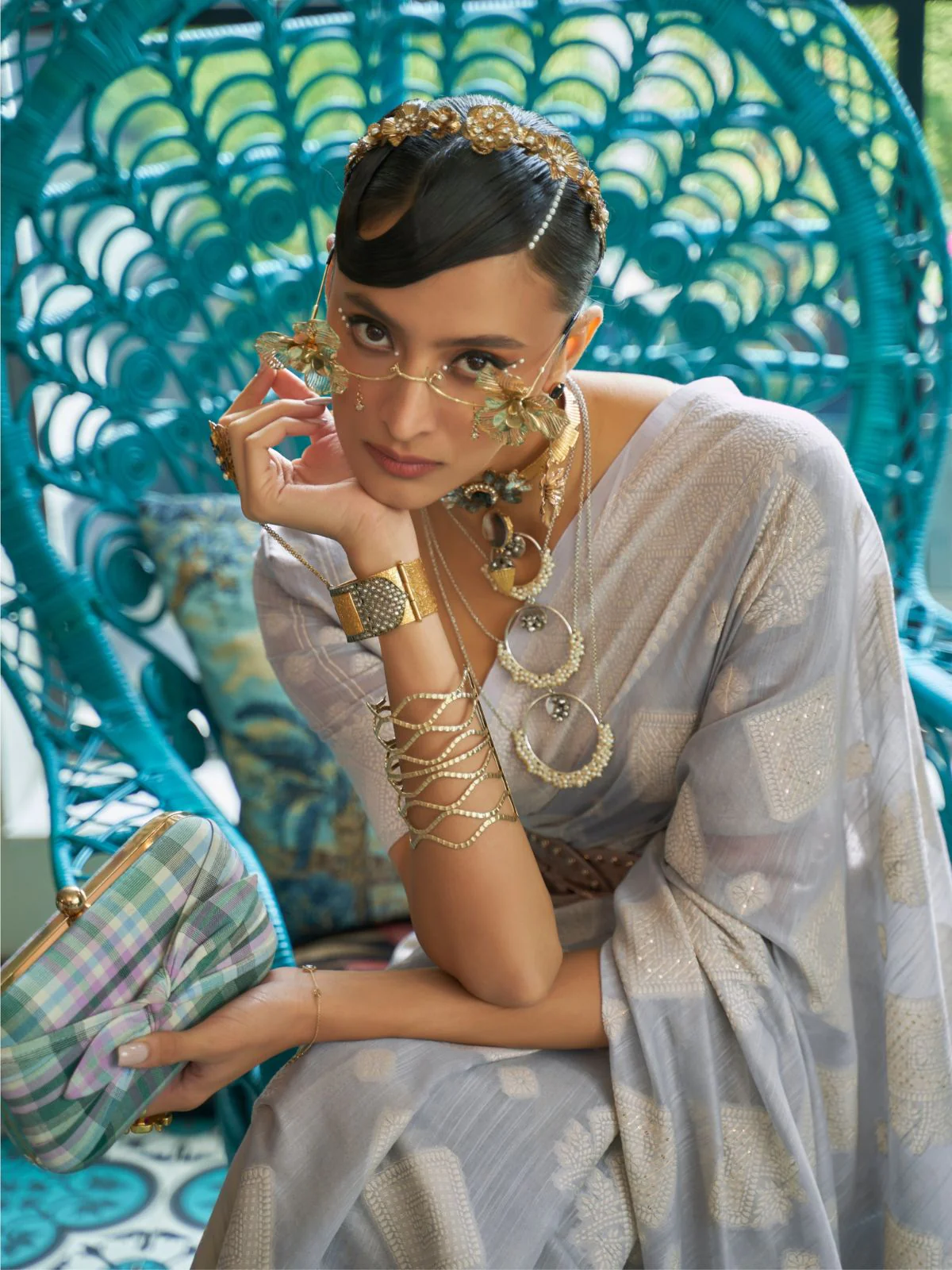 Odette Grey Woven Design Silk Blend Saree With Unstitched Blouse For Women - Image 2