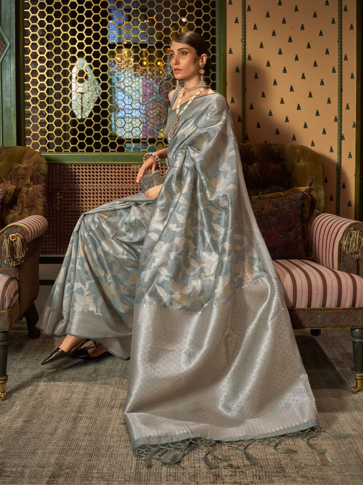 Odette Grey Woven Design Silk Blend Saree With Unstitched Blouse For Women - Image 2