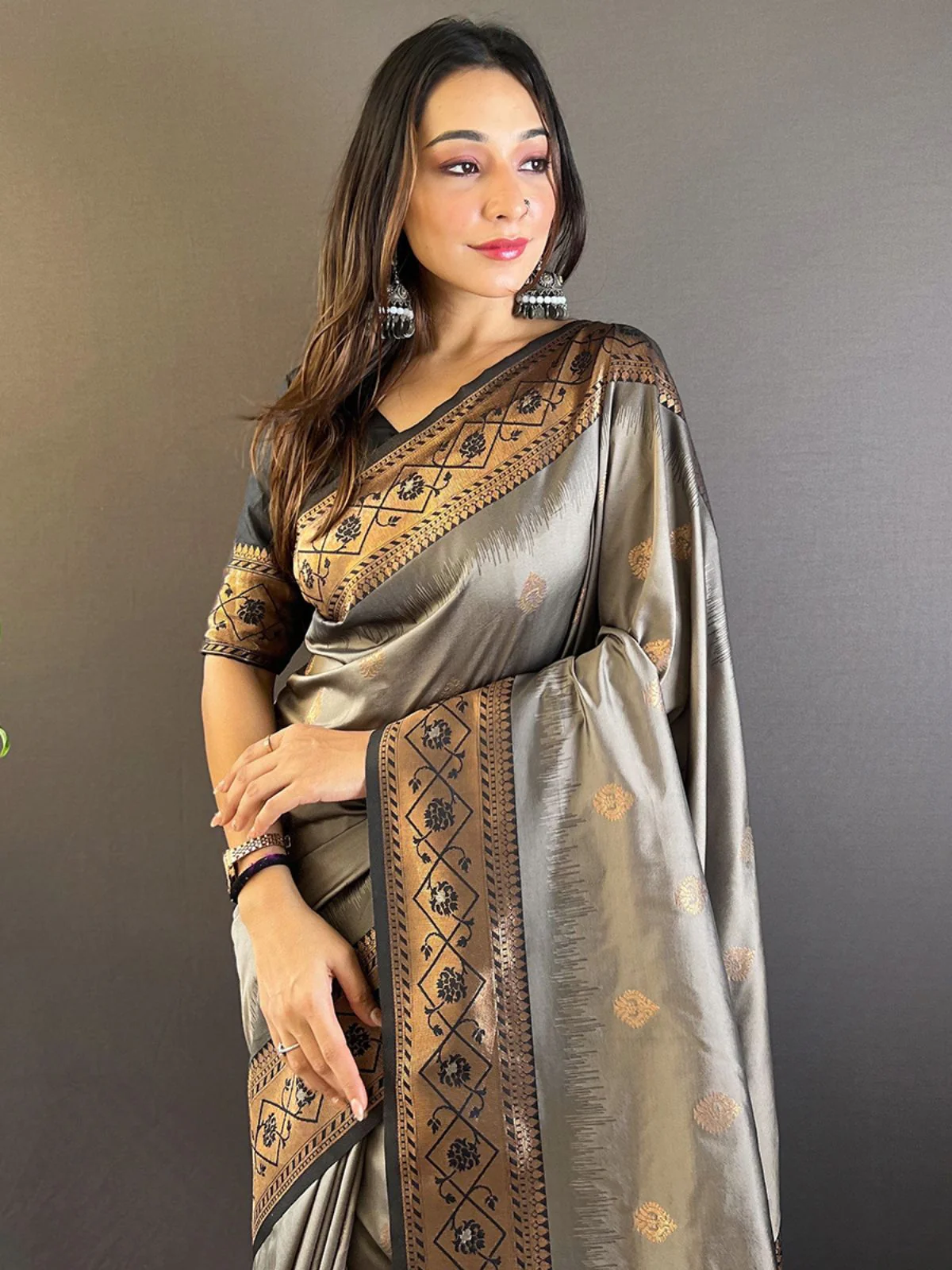 Odette Grey Woven Design Soft Silk Saree With Unstitched Blouse For Women - Image 3