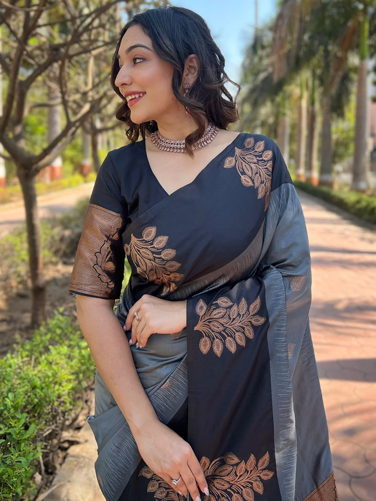 Odette Grey Woven Design Soft Silk Saree With Unstitched Blouse For Women - Image 5