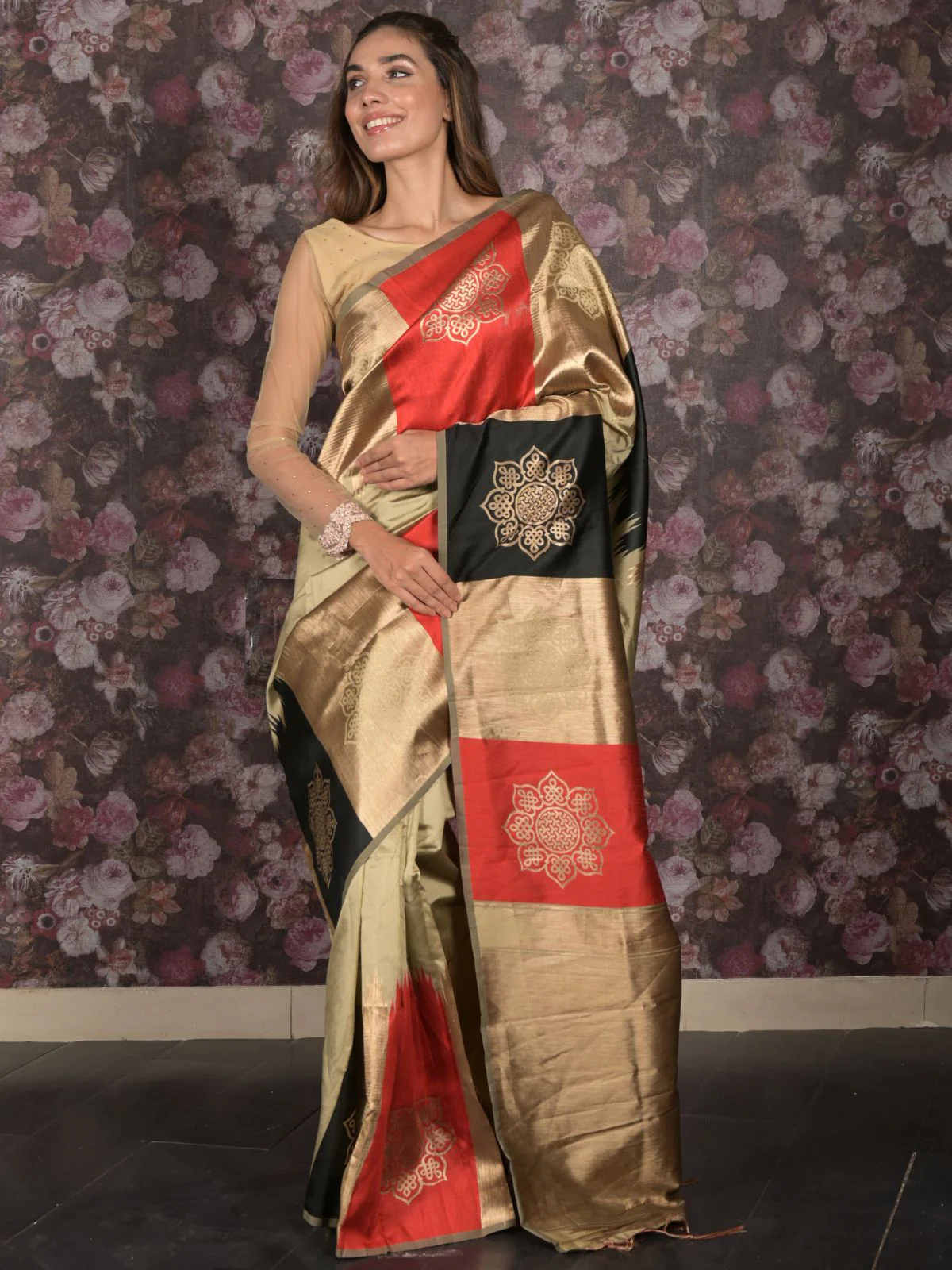 Odette Grey Woven Silk Blend Saree With Unstitched Blouse For Women - Image 2