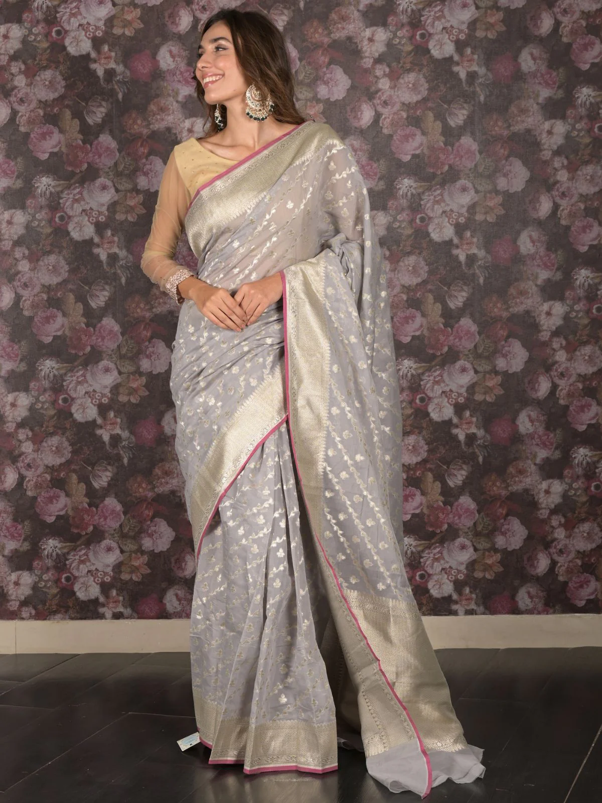 Odette Grey Woven Silk Blend Saree With Unstitched Blouse For Women - Image 3