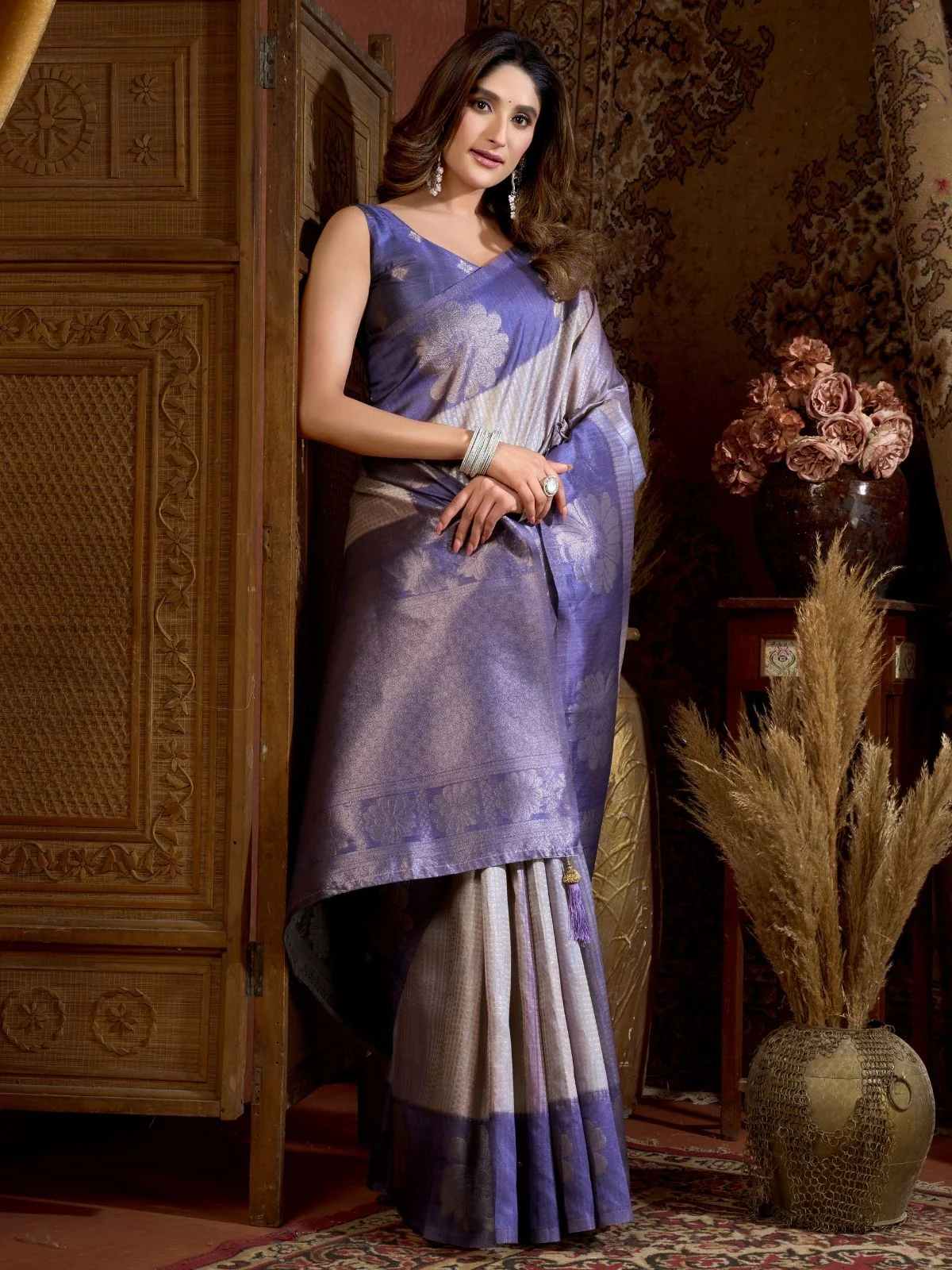 Odette Lavender Cotton Blend Printed Saree For Women - Image 3