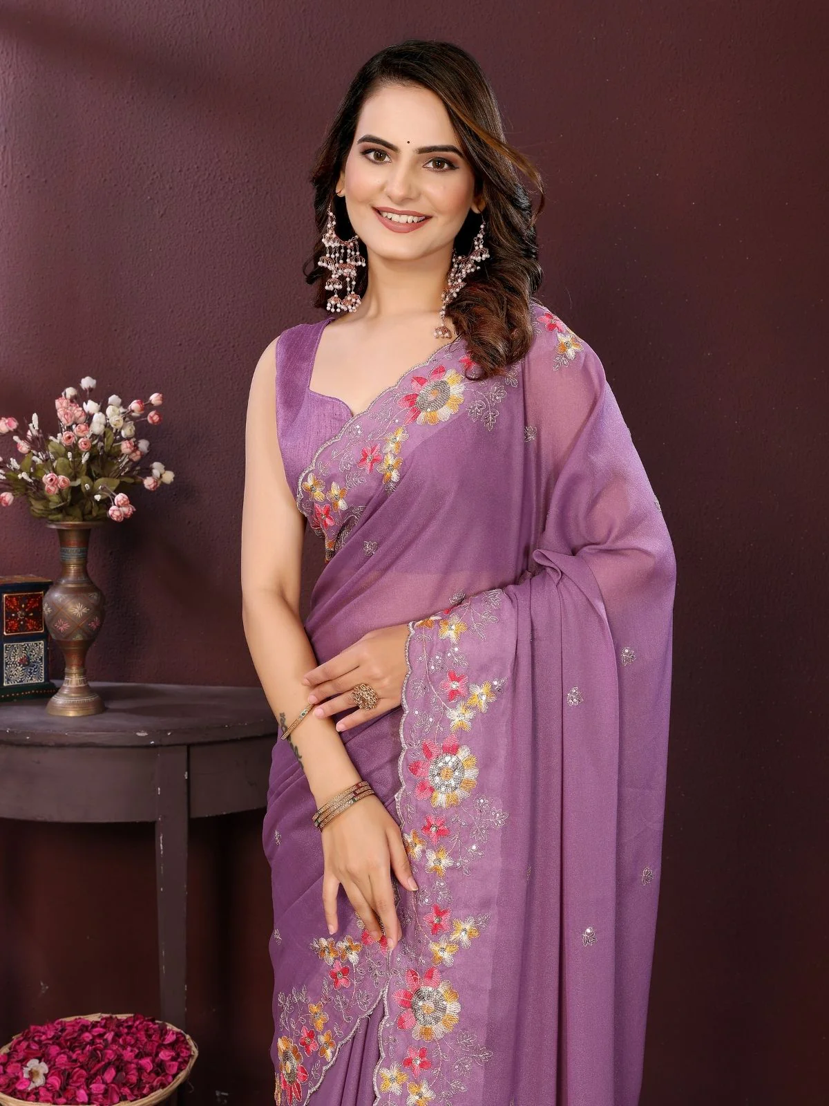 Odette Lavender Georgette Solid Saree For Women - Image 5
