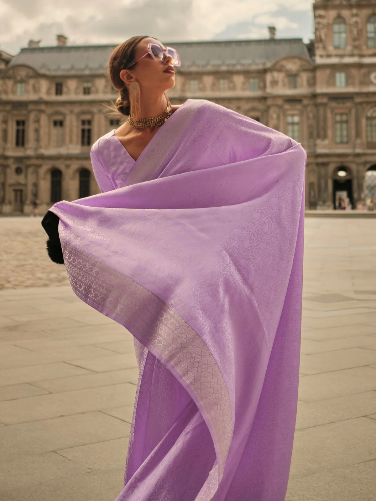 Odette Lavender Silk Blend Woven Saree With Unstitched Blouse For Women - Image 2
