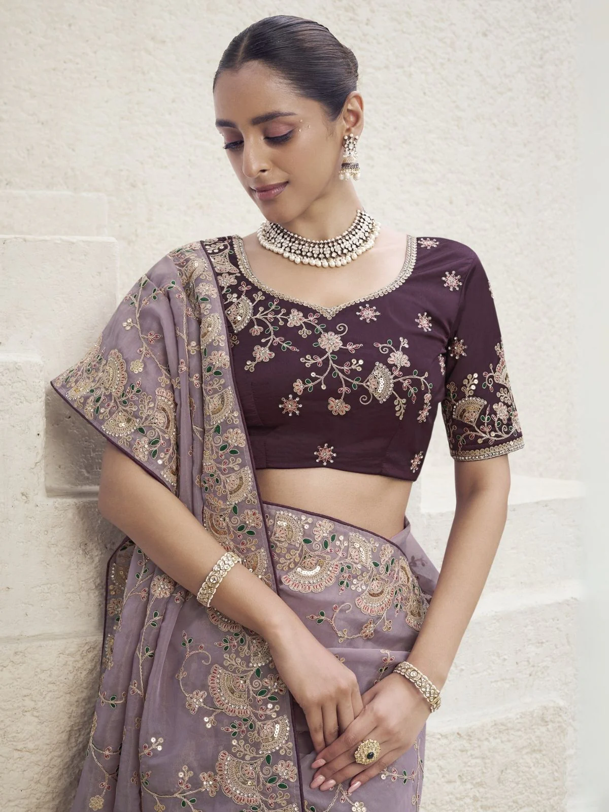 Odette Lavender Silk Blend Embroidered Saree With Unstitched Blouse For Women - Image 3