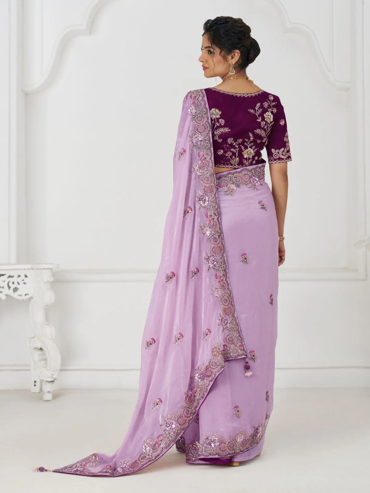 Odette Lavender Viscose Silk Embroidered Saree For Women - Image 4