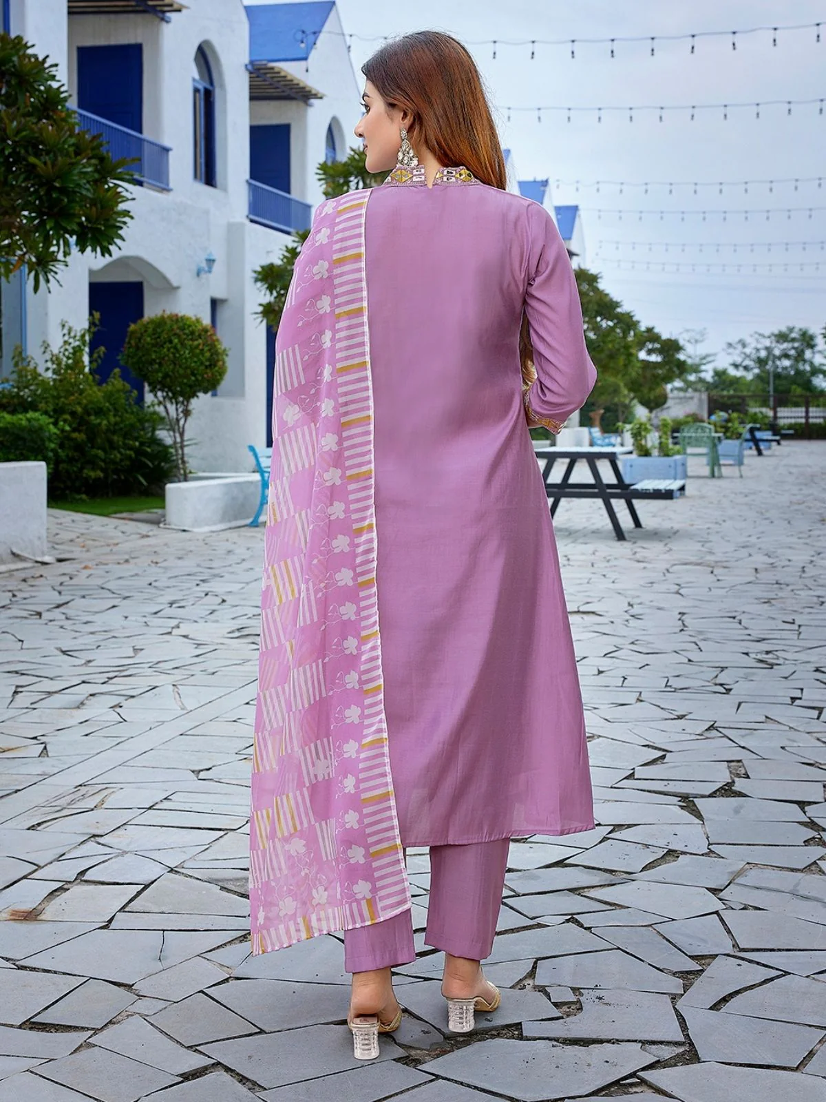 Odette Lavender Viscose Solid Stiched Kurta Set For Women - Image 3