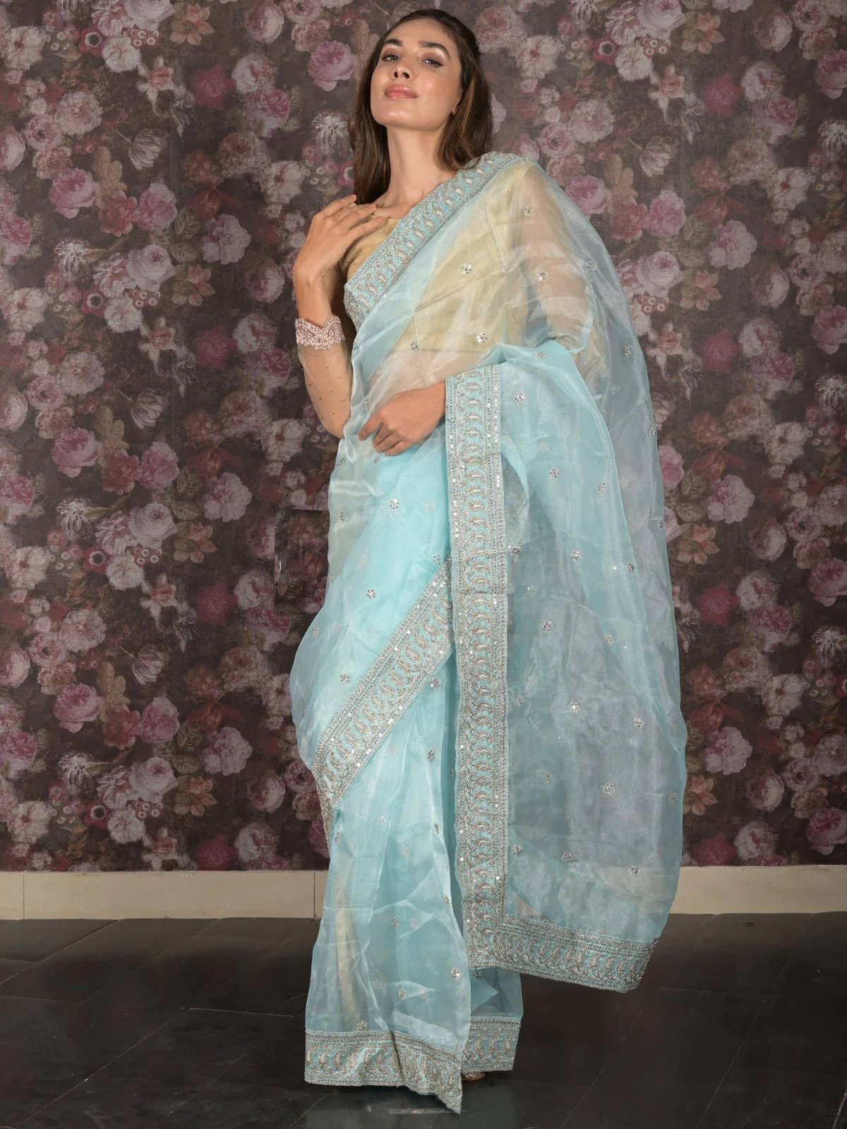 Odette Light Blue Organza Embroidered Saree With Unstitched Blouse For Women - Image 2