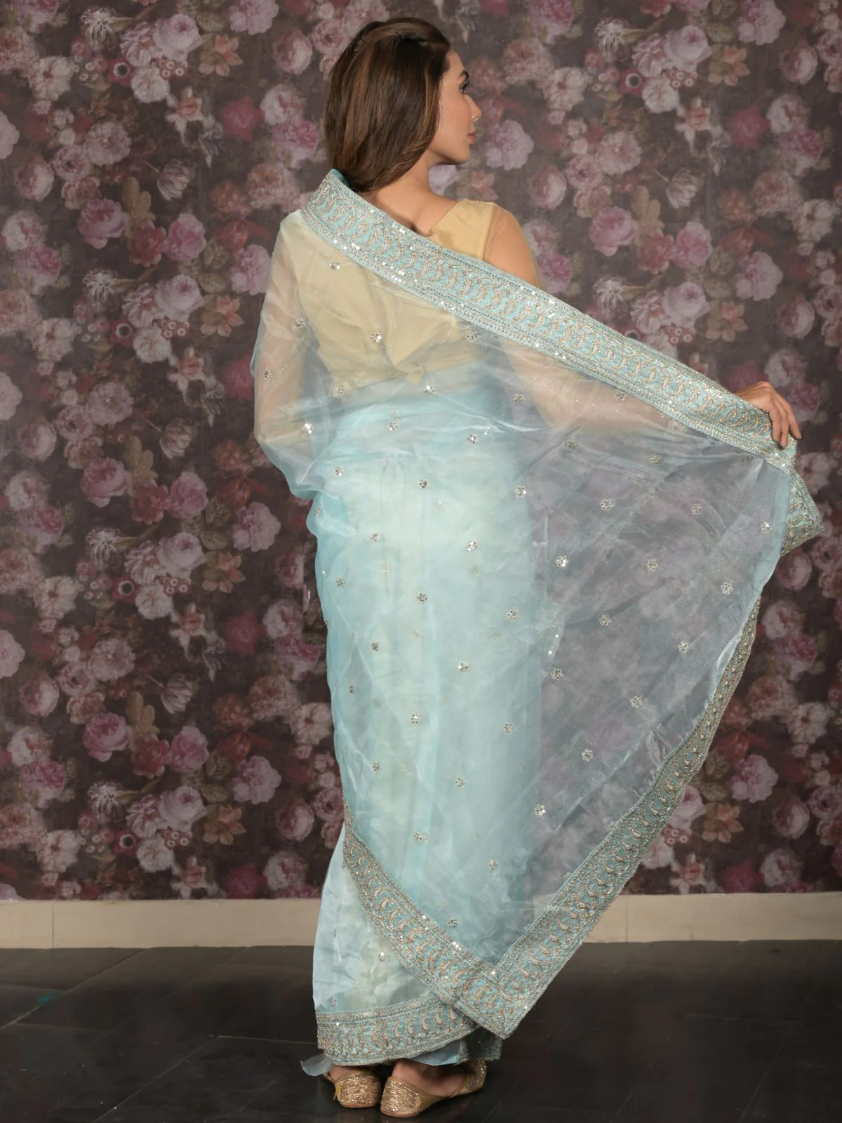 Odette Light Blue Organza Embroidered Saree With Unstitched Blouse For Women - Image 4