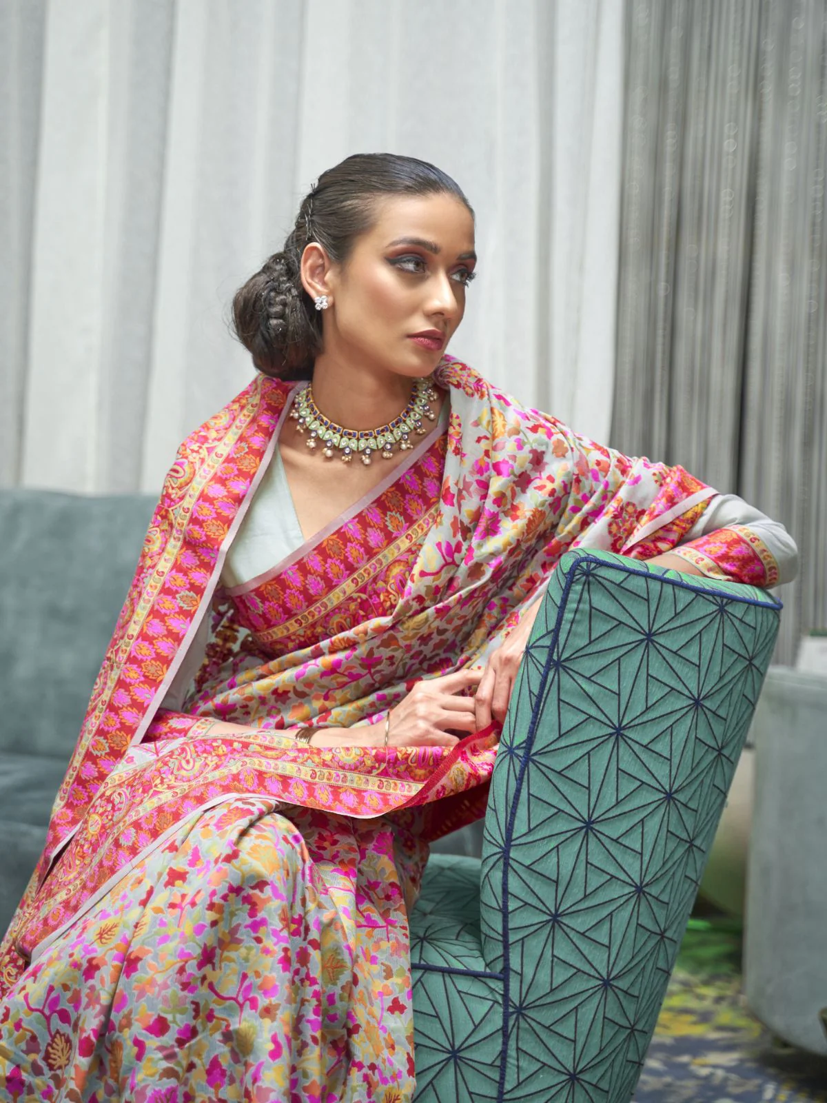 Odette Sea Green Printed Silk Blend Saree With Unstitched Blouse For Women - Image 2