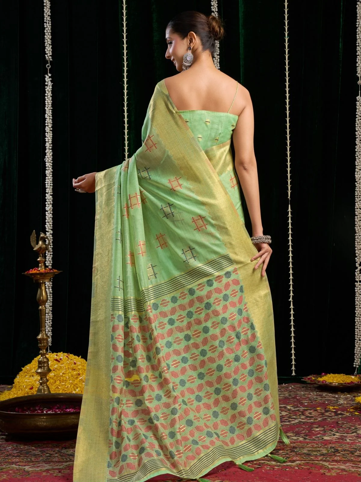 Odette Light Green Cotton Blend Woven Saree For Women - Image 4
