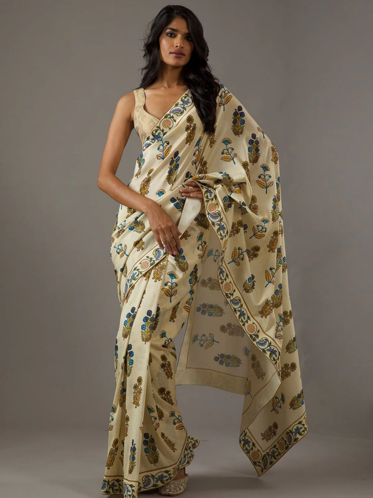 Odette Light Green Georgette Printed Saree With Unstitched Blouse For Women - Image 2