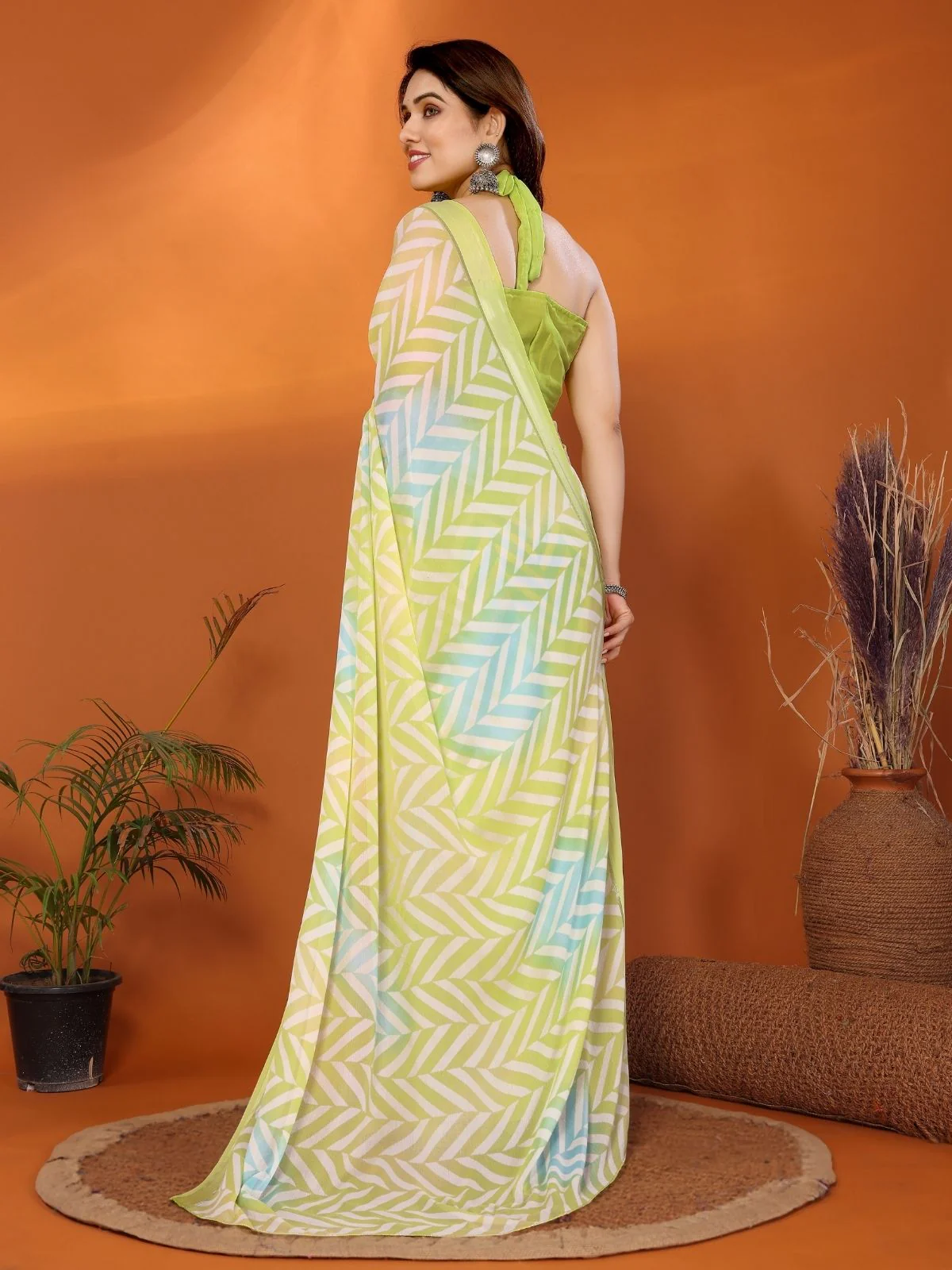 Odette Light Green Georgette Printed Saree With Unstitched Blouse For Women - Image 3