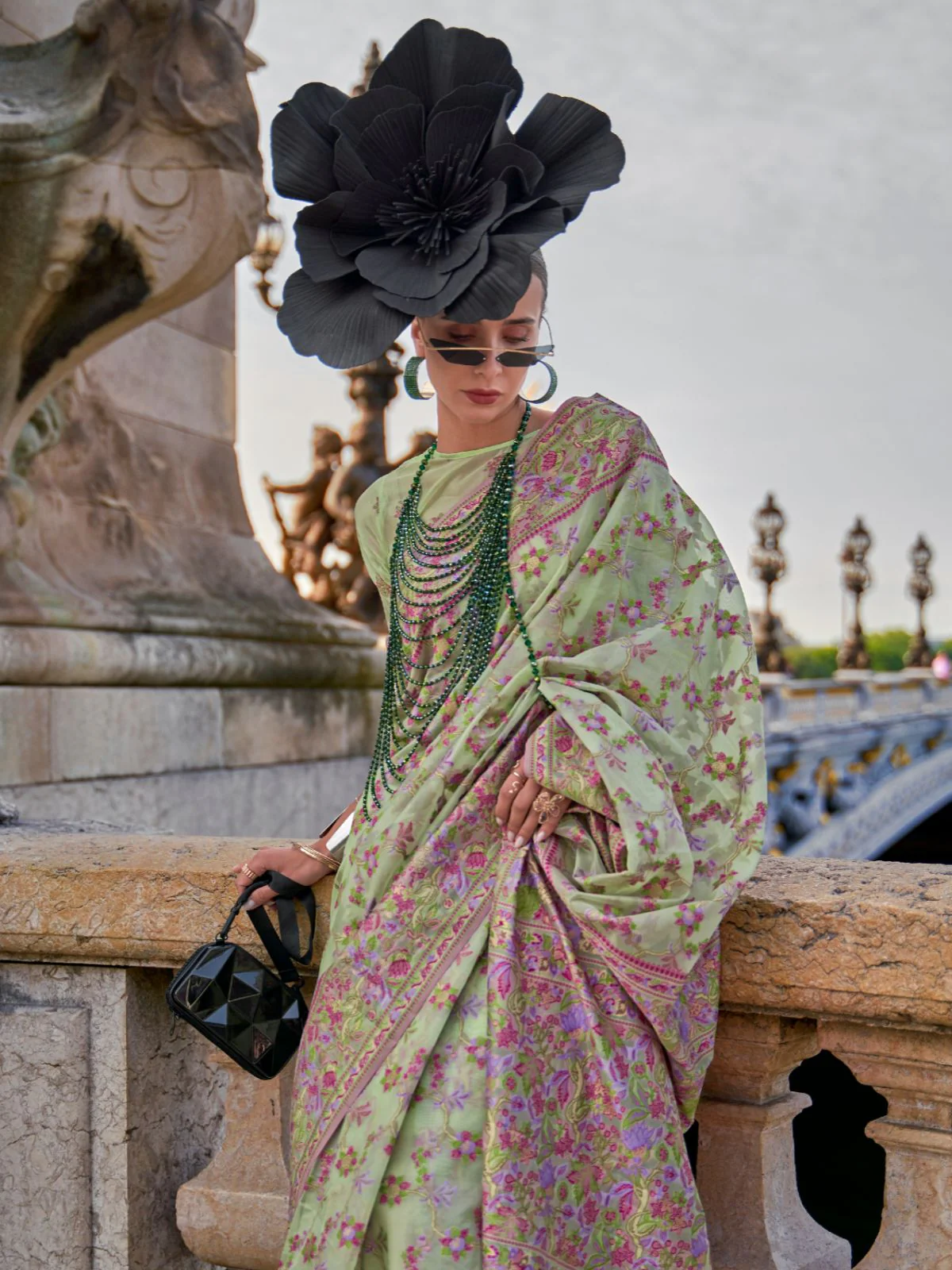 Odette Light Green Organza Woven Saree With Unstitched Blouse For Women - Image 2
