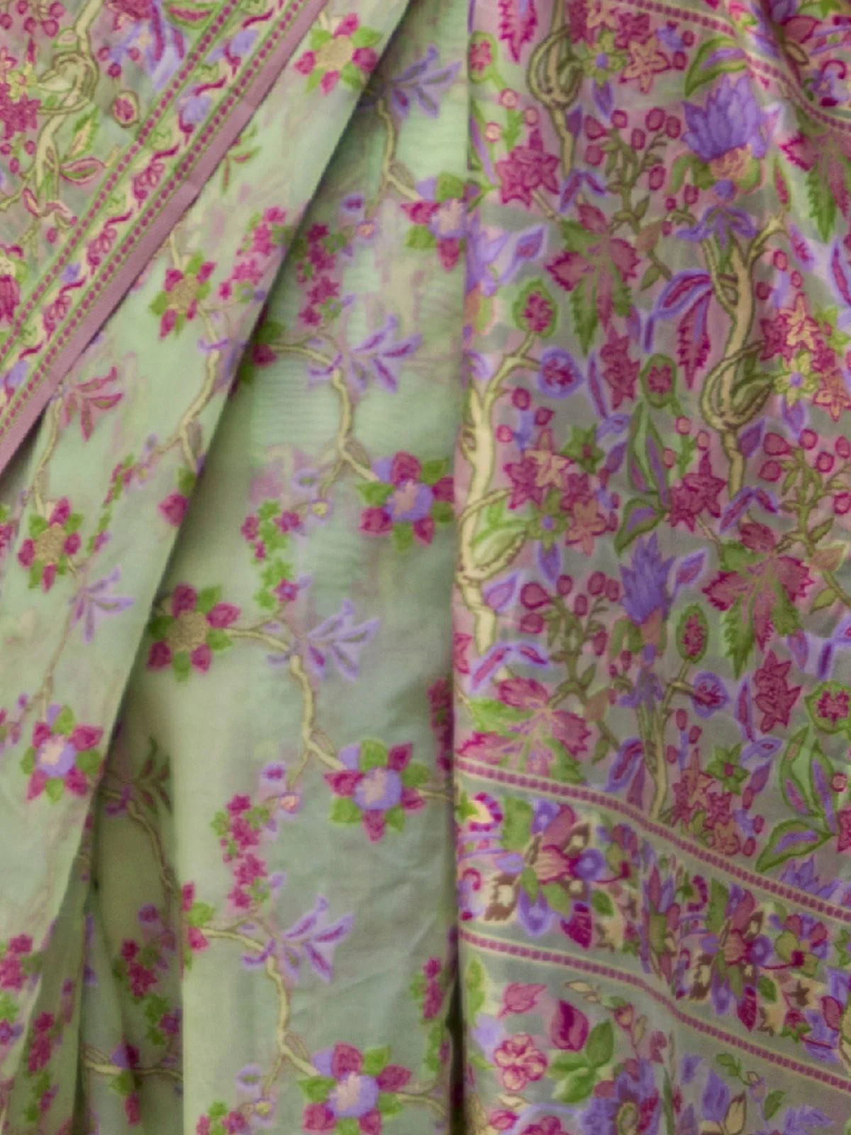 Odette Light Green Organza Woven Saree With Unstitched Blouse For Women - Image 3