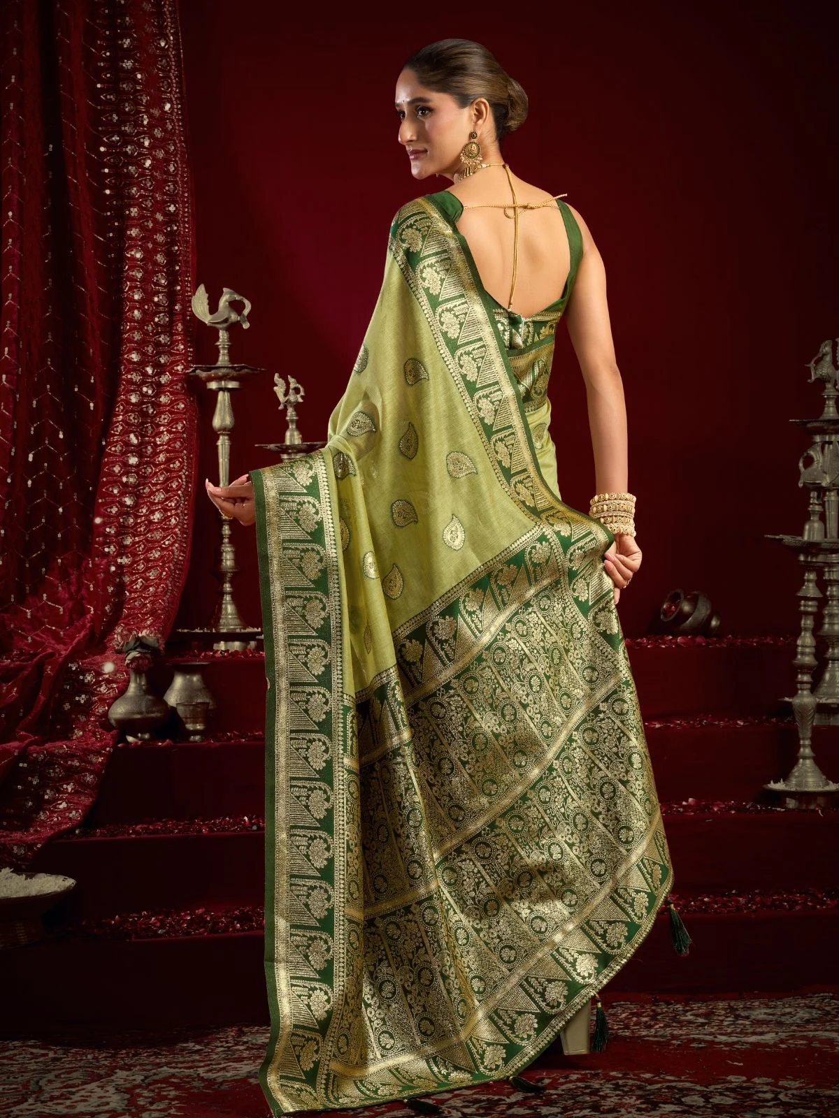 Odette Light Green Silk Blend Woven Saree For Women - Image 3