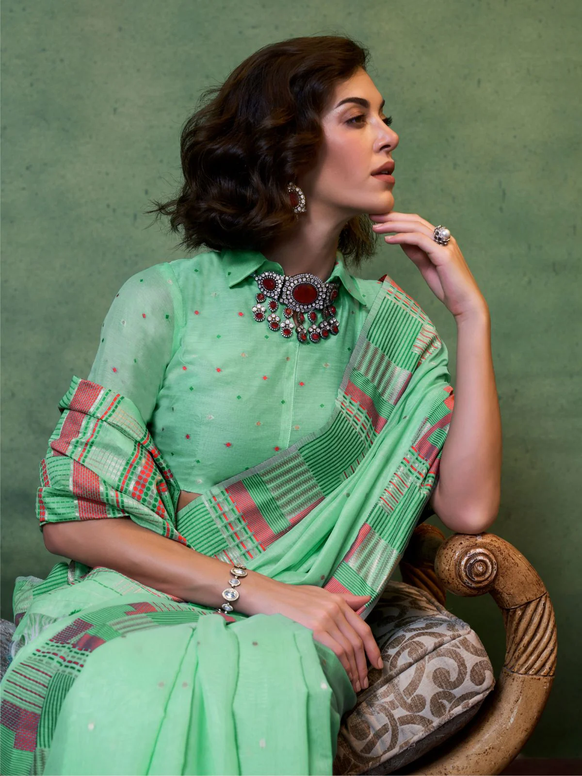 Odette Light Green Silk Blend Woven Saree With Unstitched Blouse For Women - Image 2