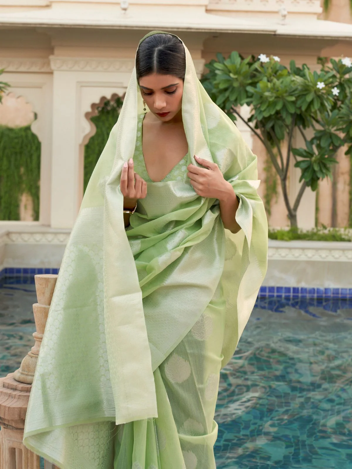 Odette Light Green Woven Design Linen Saree With Unstitched Blouse For Women - Image 2