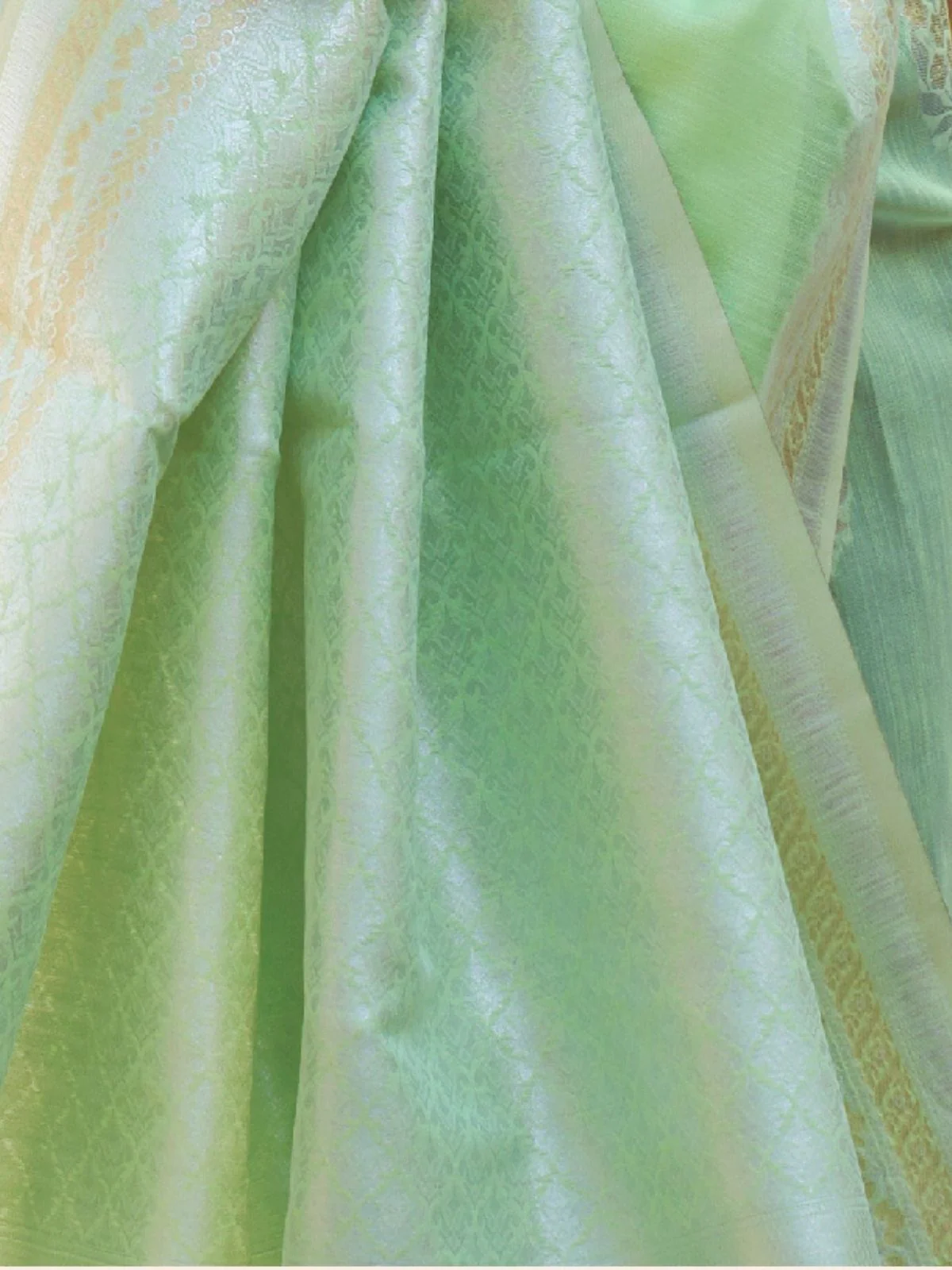 Odette Light Green Woven Design Linen Saree With Unstitched Blouse For Women - Image 3