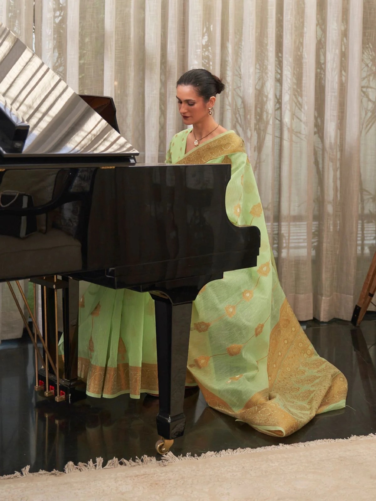 Odette Light Green Woven Design Linen Blend Saree With Unstitched Blouse For Women - Image 3