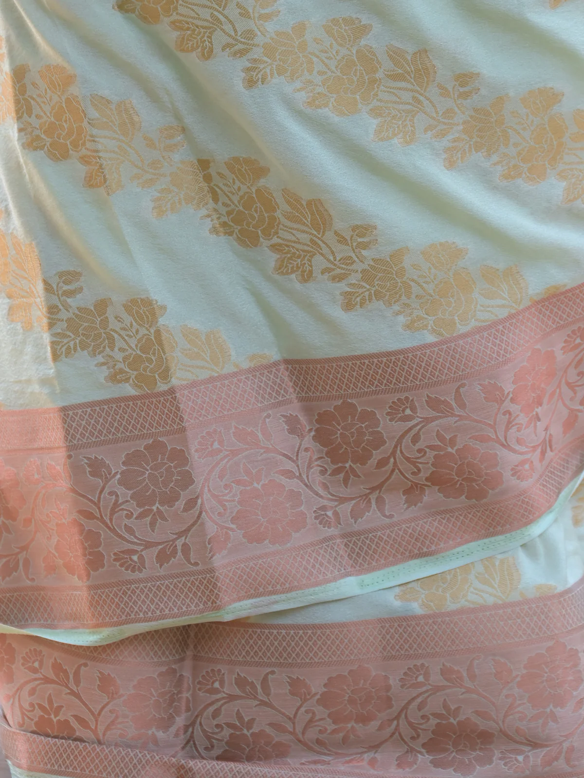 Odette Light Green Woven Soft Silk Saree with Unstitched Blouse for Women - Image 5
