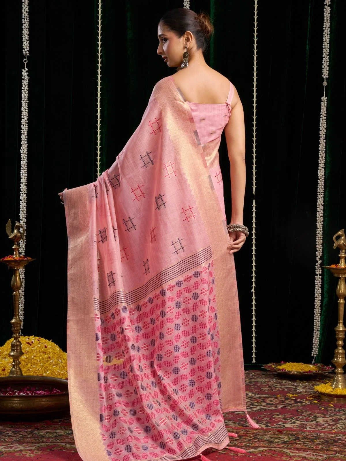 Odette Light Pink Cotton Blend Woven Saree For Women - Image 4