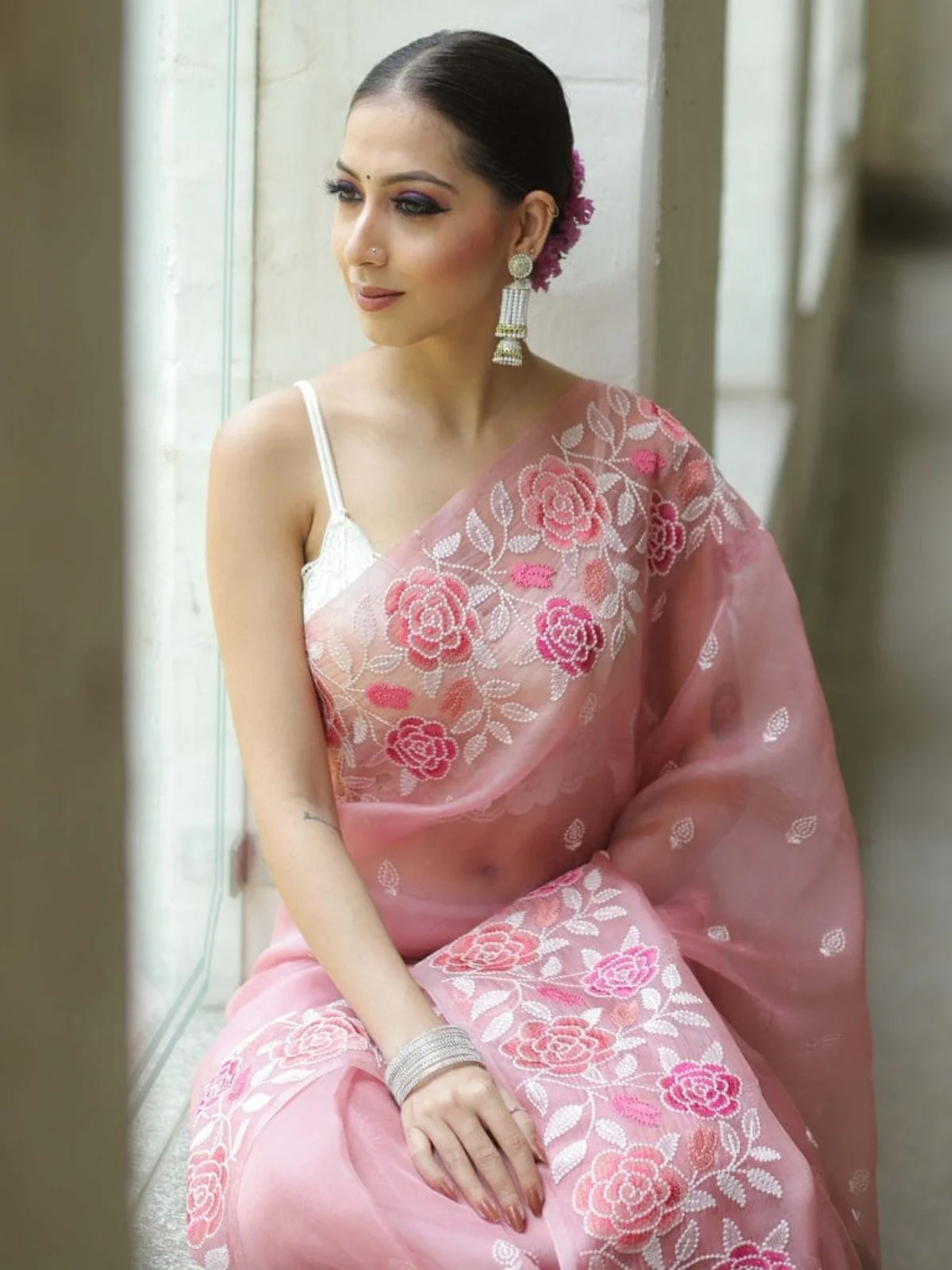 Odette Light Pink Organza Embroidered Solid Saree For Women - Image 4