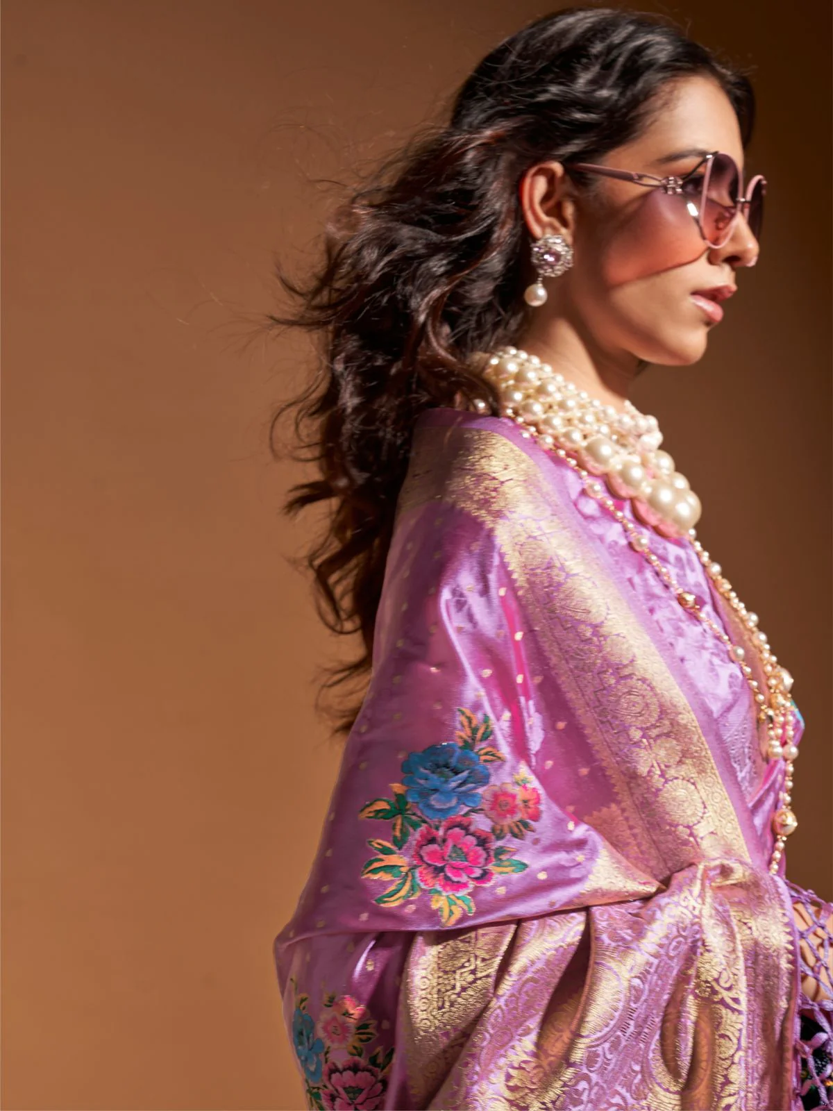 Odette Light Pink Satin Woven Saree With Unstitched Blouse For Women - Image 2