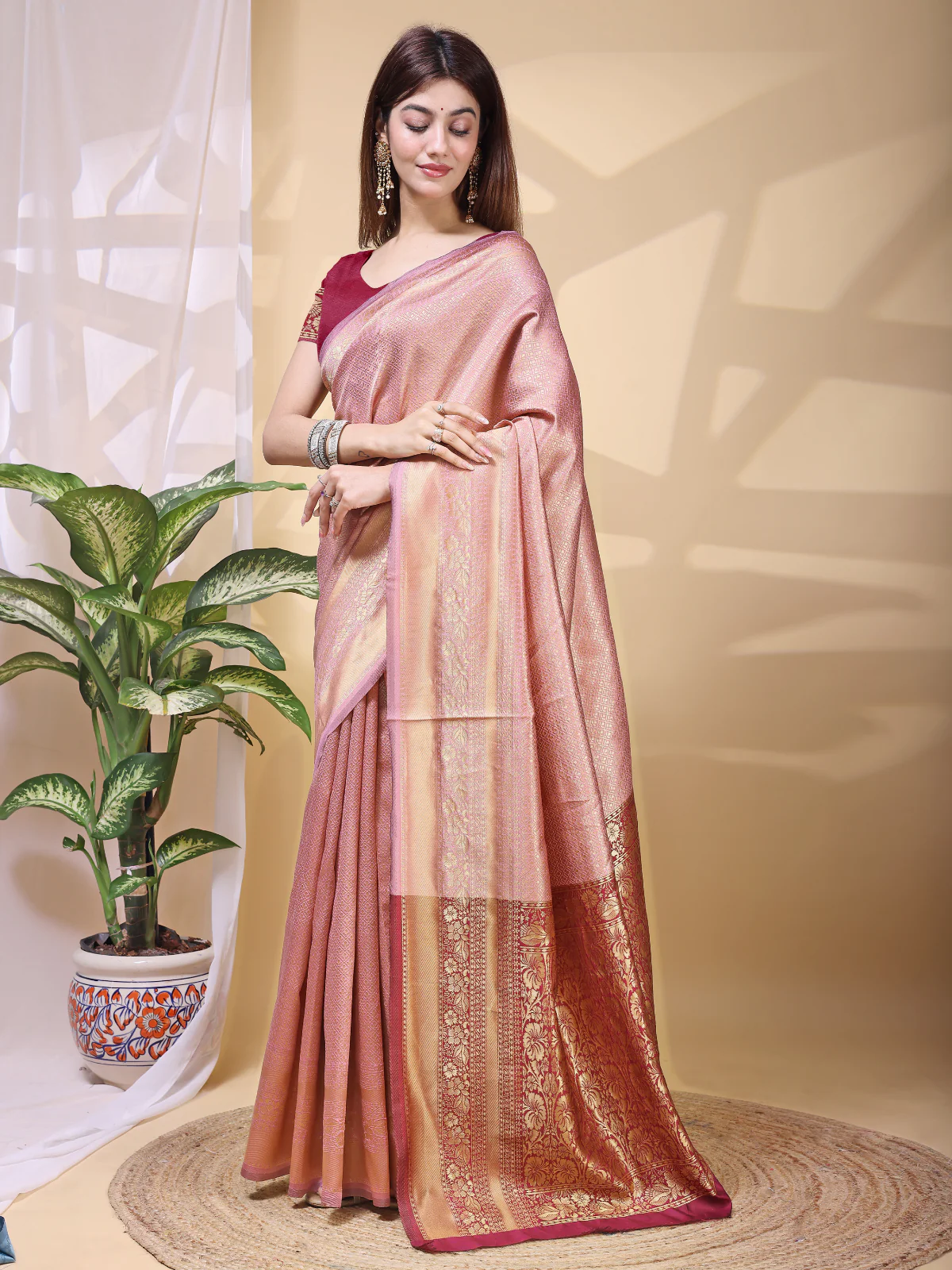 Odette Light Pink Silk Blend Woven Saree For Women - Image 2