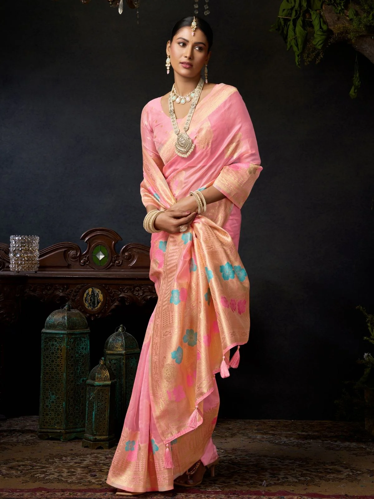 Odette Light Pink Silk Blend Woven Saree For Women - Image 3