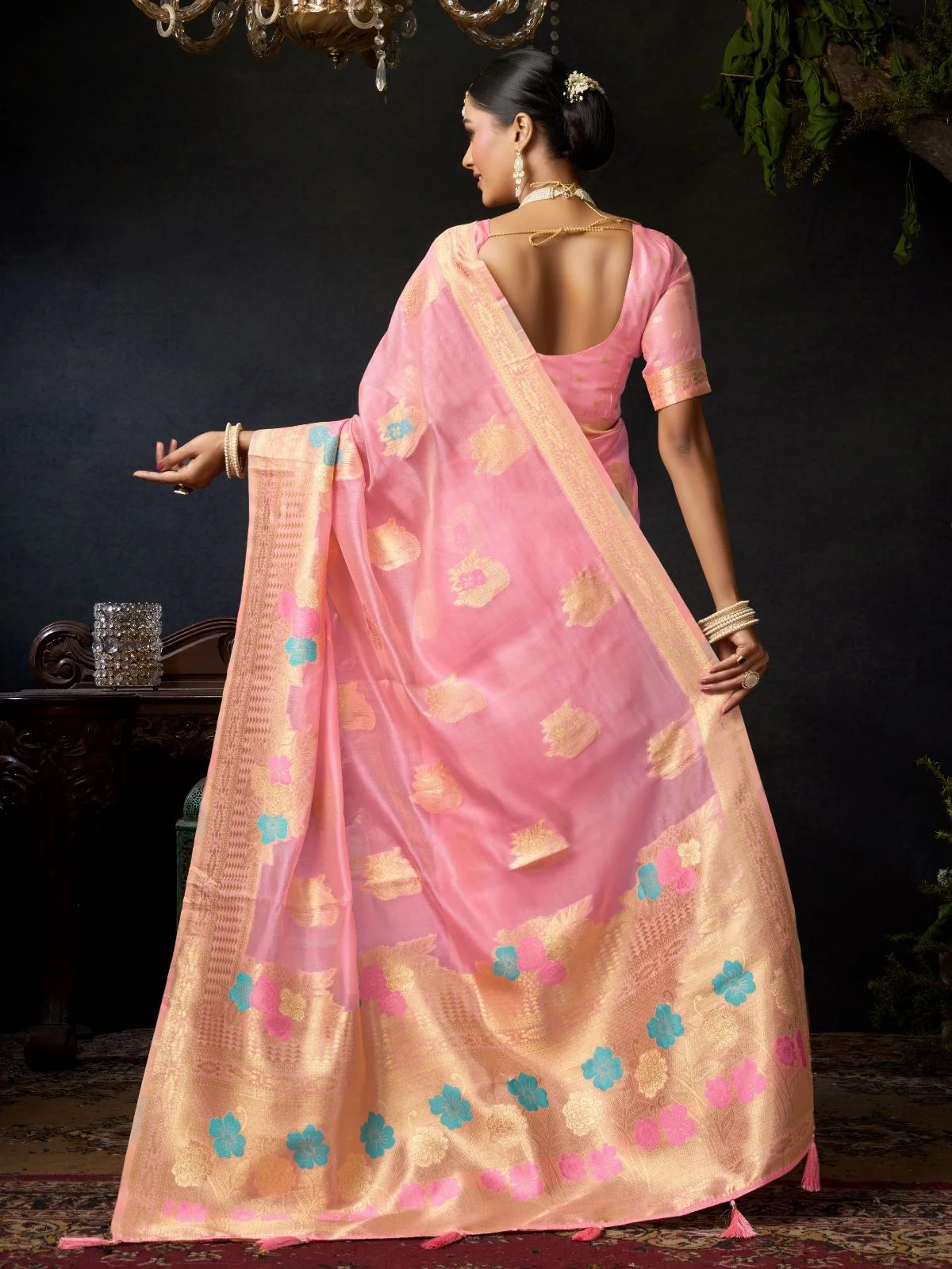 Odette Light Pink Silk Blend Woven Saree For Women - Image 4