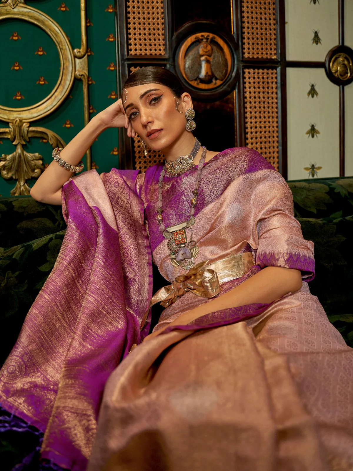 Odette Light Pink Silk Blend Woven Saree With Unstitched Blouse for Women - Image 2