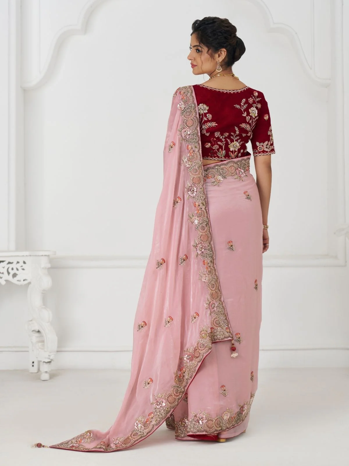 Odette Light Pink Viscose Silk Embroidered Saree For Women - Image 3